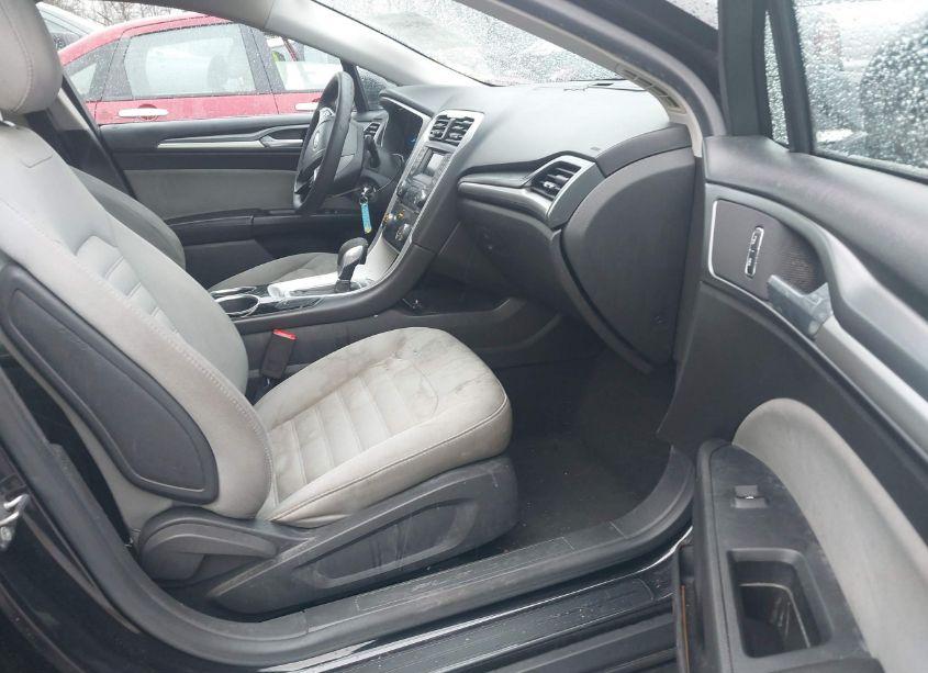 Photo 5 of 2013 Ford Fusion S (VIN 3FA6P0G72DR266107)