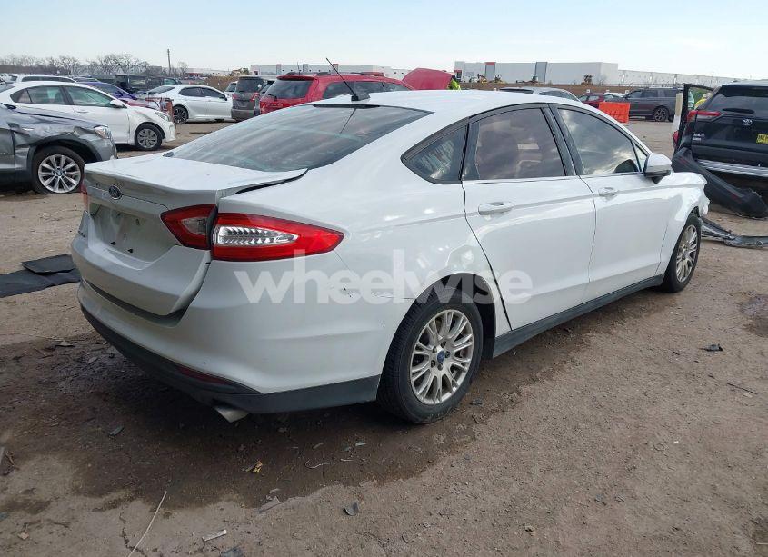 Photo 4 of 2013 Ford Fusion S (VIN 3FA6P0G72DR290780)