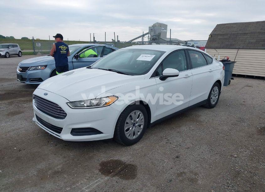 Photo 2 of 2013 Ford Fusion S (VIN 3FA6P0G72DR320148)