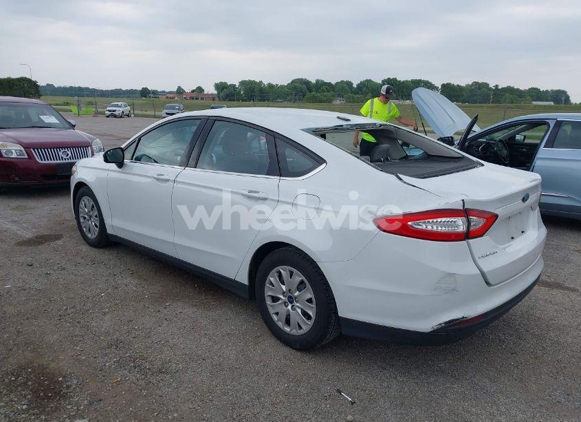 Photo 3 of 2013 Ford Fusion S (VIN 3FA6P0G72DR320148)