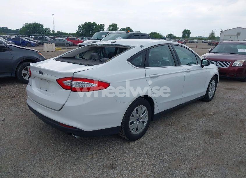 Photo 4 of 2013 Ford Fusion S (VIN 3FA6P0G72DR320148)
