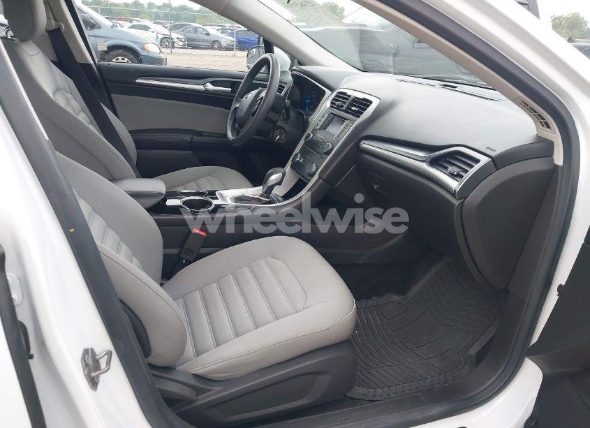 Photo 5 of 2013 Ford Fusion S (VIN 3FA6P0G72DR320148)