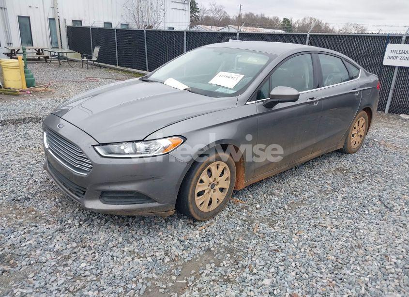 Photo 2 of 2014 Ford Fusion S (VIN 3FA6P0G72ER118234)