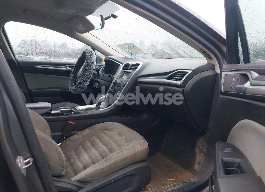 Photo 5 of 2014 Ford Fusion S (VIN 3FA6P0G72ER118234)