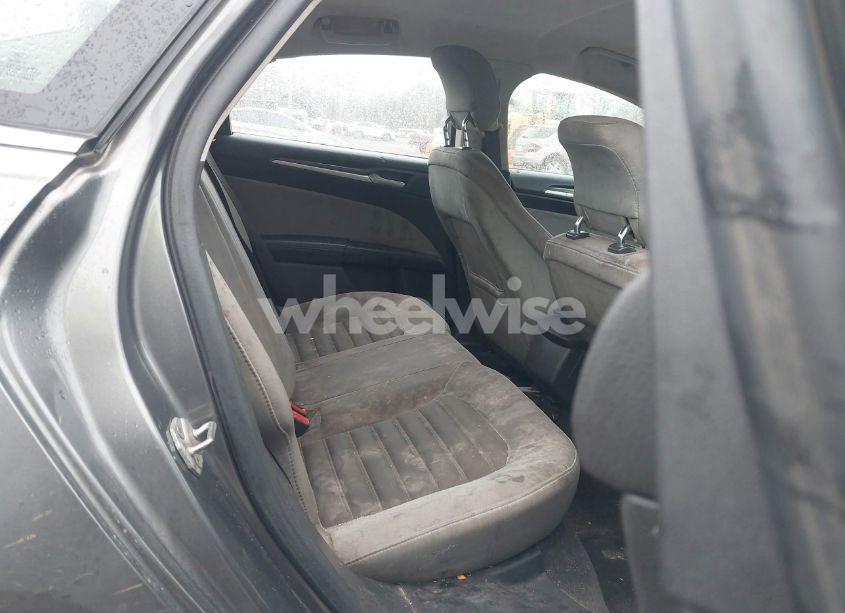 Photo 8 of 2014 Ford Fusion S (VIN 3FA6P0G72ER118234)