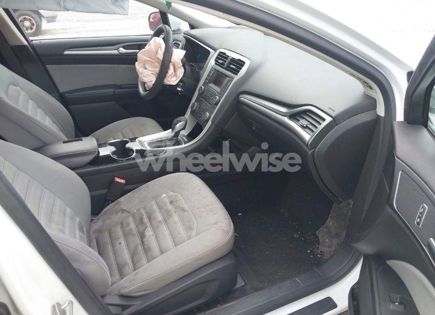 Photo 5 of 2014 Ford Fusion S (VIN 3FA6P0G72ER167451)