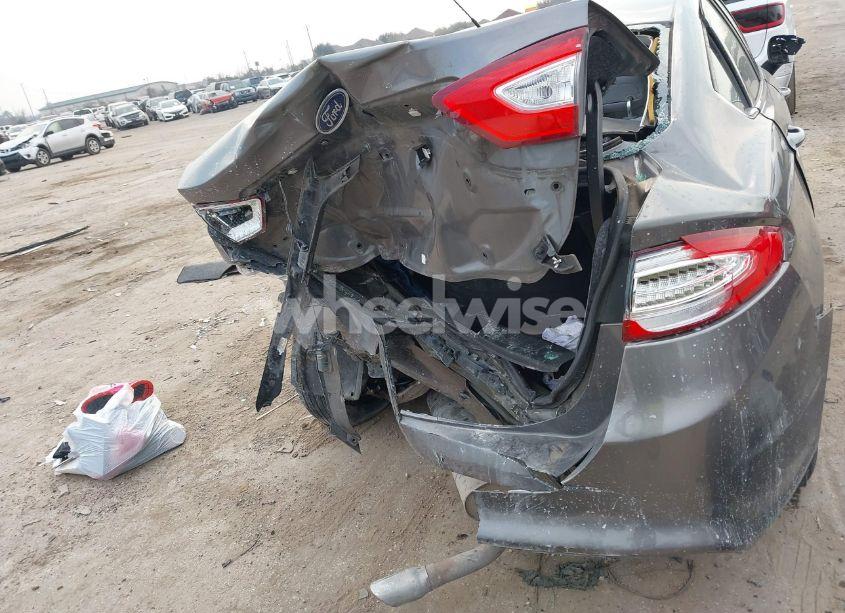 Photo 16 of 2014 Ford Fusion S (VIN 3FA6P0G72ER328882)