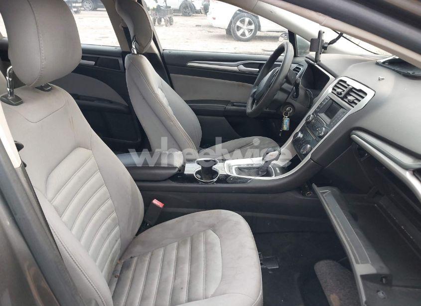 Photo 5 of 2014 Ford Fusion S (VIN 3FA6P0G72ER328882)