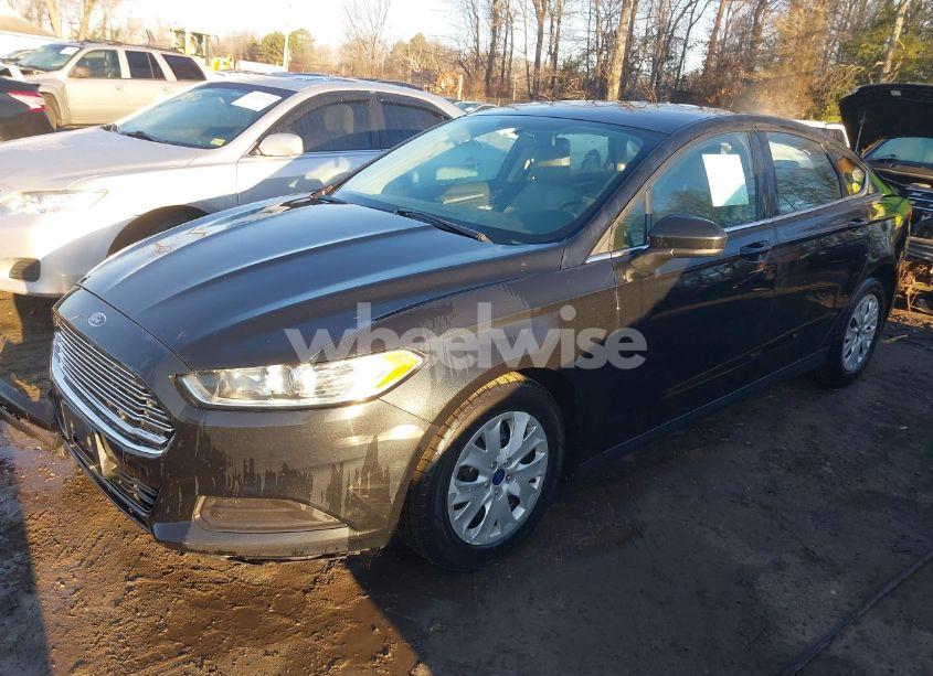 Photo 2 of 2014 Ford Fusion S (VIN 3FA6P0G72ER348128)