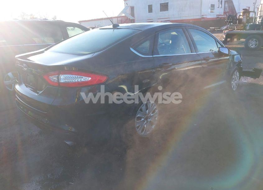 Photo 4 of 2014 Ford Fusion S (VIN 3FA6P0G72ER348128)