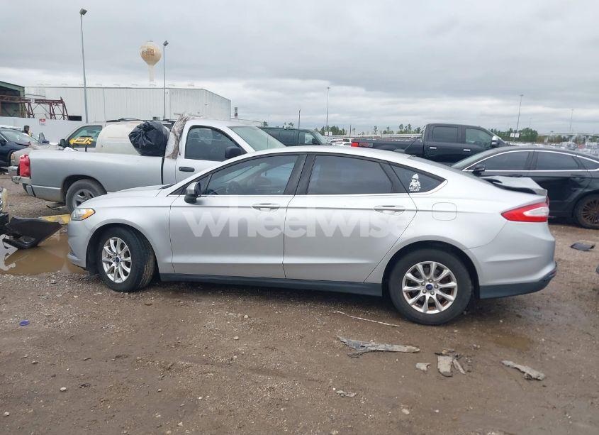 Photo 14 of 2015 Ford Fusion S (VIN 3FA6P0G72FR257264)