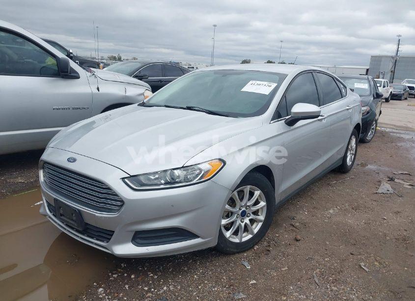 Photo 2 of 2015 Ford Fusion S (VIN 3FA6P0G72FR257264)