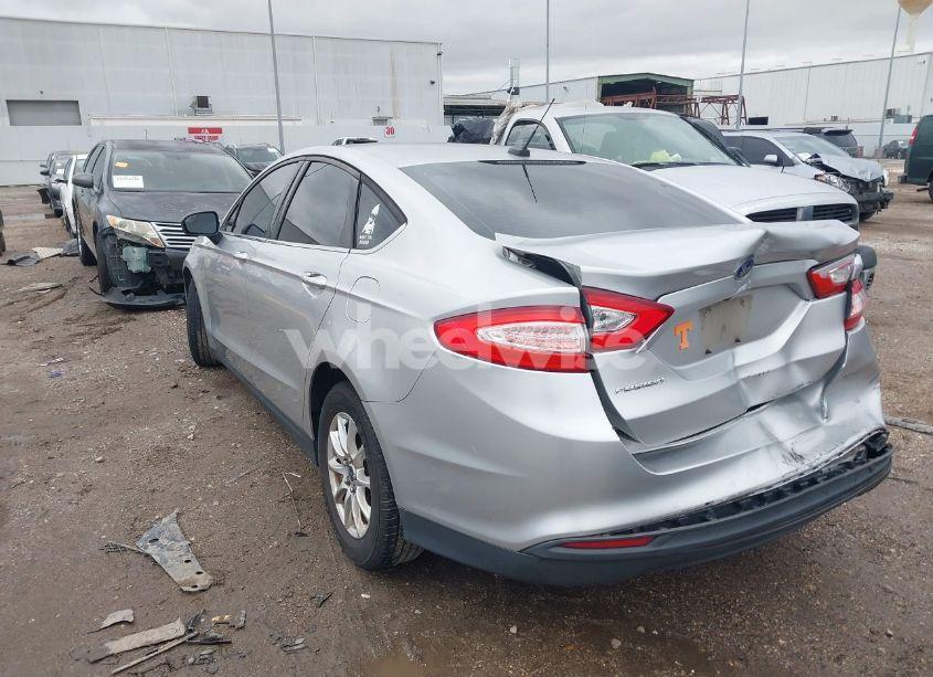 Photo 3 of 2015 Ford Fusion S (VIN 3FA6P0G72FR257264)