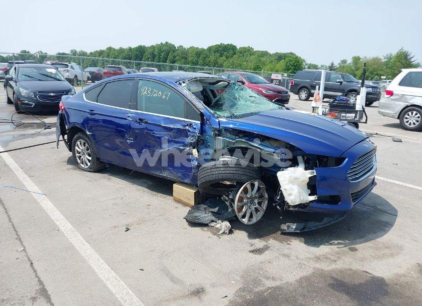 2015 Ford Fusion S (VIN 3FA6P0G72FR291088) main photo