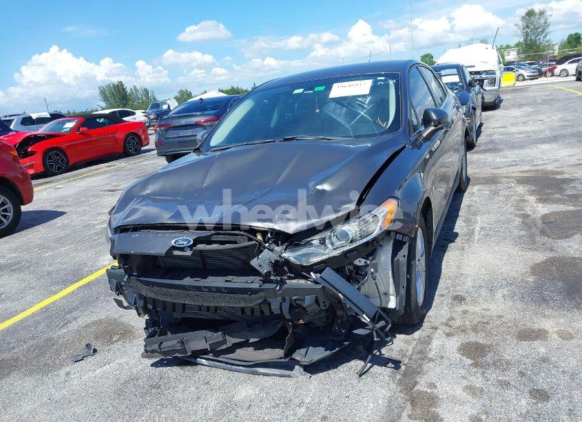 Photo 17 of 2016 Ford Fusion S (VIN 3FA6P0G72GR128622)