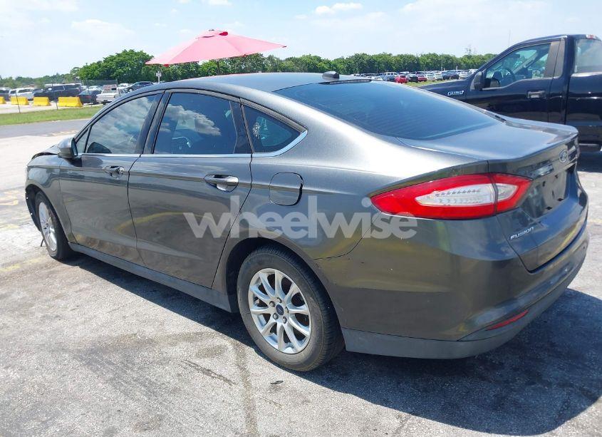 Photo 3 of 2016 Ford Fusion S (VIN 3FA6P0G72GR128622)