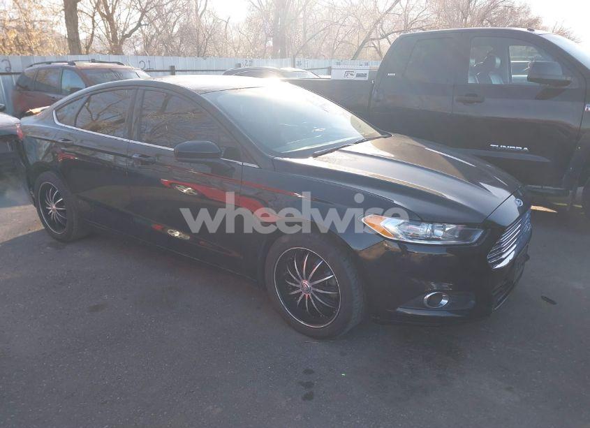 2016 Ford Fusion S (VIN 3FA6P0G72GR202251) main photo