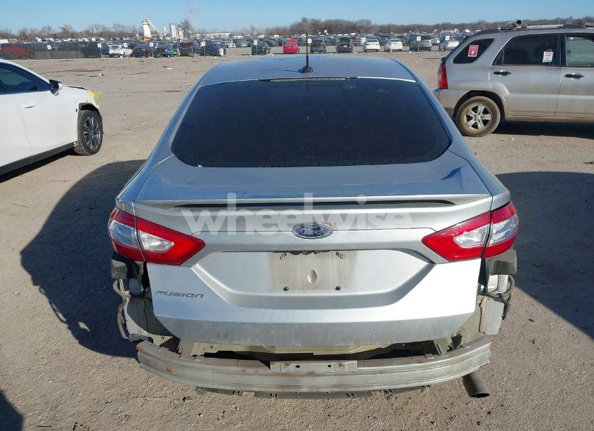 Photo 16 of 2016 Ford Fusion S (VIN 3FA6P0G72GR340341)