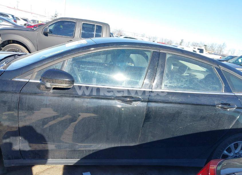 Photo 14 of 2016 Ford Fusion S (VIN 3FA6P0G72GR376787)