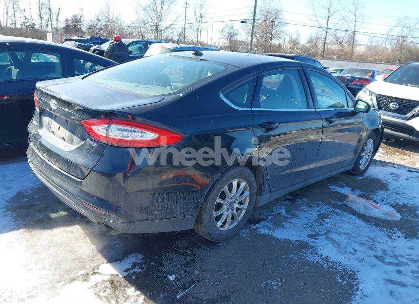 Photo 4 of 2016 Ford Fusion S (VIN 3FA6P0G72GR376787)