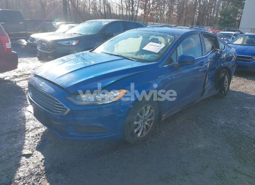 Photo 2 of 2017 Ford Fusion S (VIN 3FA6P0G72HR102071)