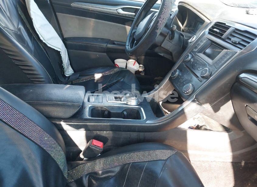 Photo 5 of 2017 Ford Fusion S (VIN 3FA6P0G72HR102071)