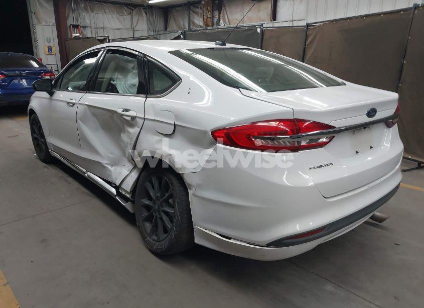 Photo 3 of 2017 Ford Fusion S (VIN 3FA6P0G72HR222095)