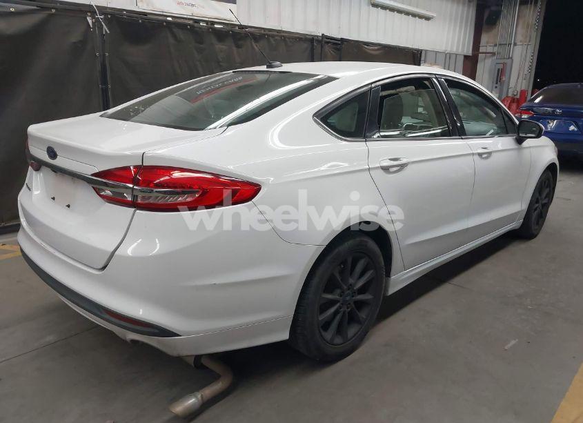 Photo 4 of 2017 Ford Fusion S (VIN 3FA6P0G72HR222095)