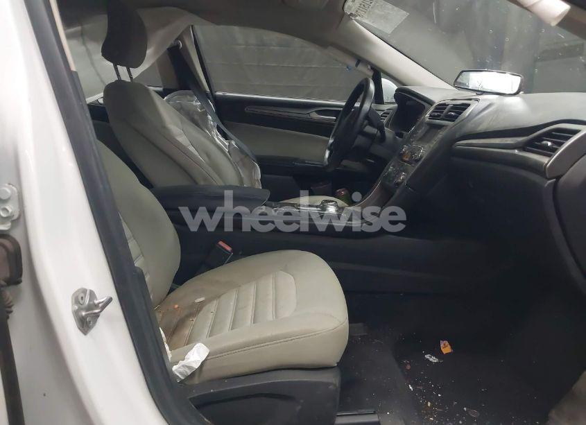 Photo 5 of 2017 Ford Fusion S (VIN 3FA6P0G72HR222095)