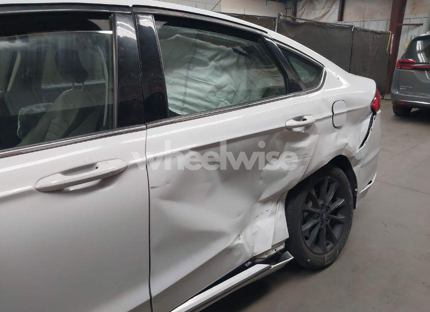 Photo 6 of 2017 Ford Fusion S (VIN 3FA6P0G72HR222095)