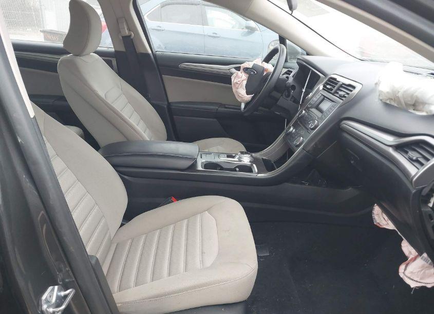 Photo 5 of 2017 Ford Fusion S (VIN 3FA6P0G72HR394367)