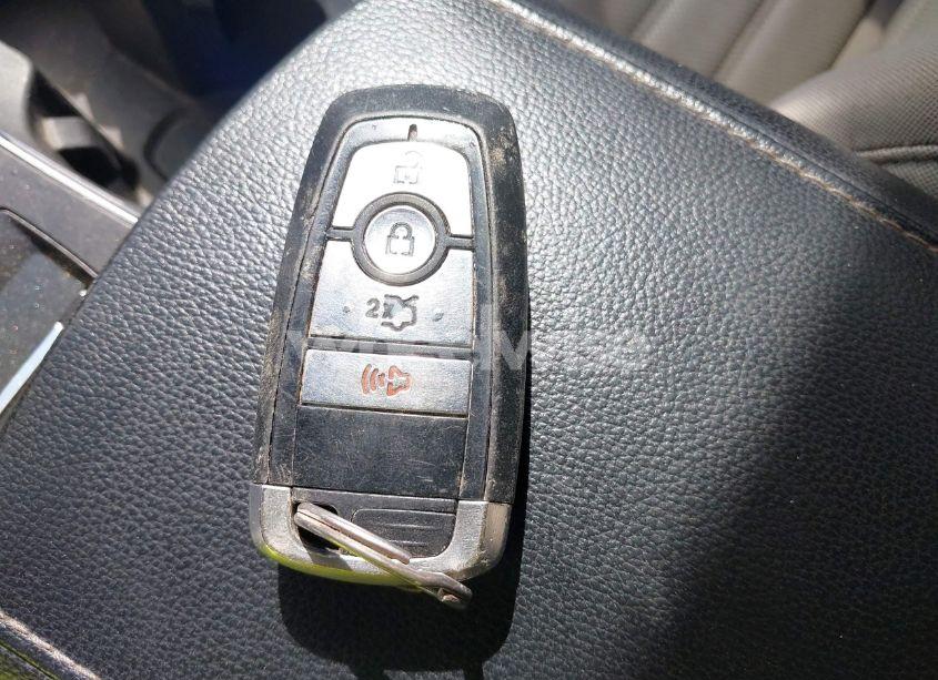 Photo 11 of 2019 Ford Fusion S (VIN 3FA6P0G72KR136048)