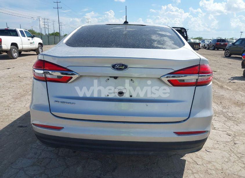 Photo 16 of 2019 Ford Fusion S (VIN 3FA6P0G72KR136048)