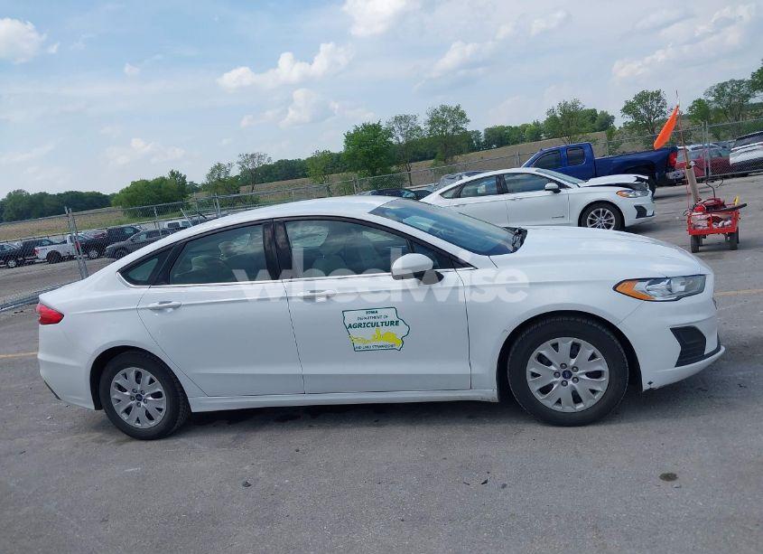 Photo 13 of 2019 Ford Fusion S (VIN 3FA6P0G72KR154050)