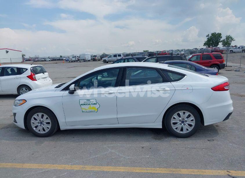 Photo 14 of 2019 Ford Fusion S (VIN 3FA6P0G72KR154050)