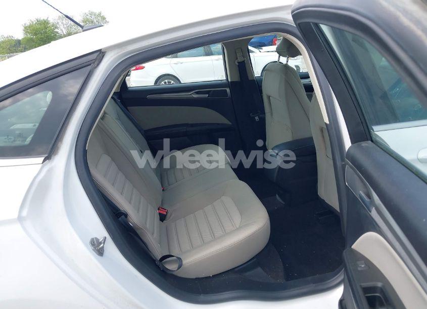 Photo 8 of 2019 Ford Fusion S (VIN 3FA6P0G72KR154050)