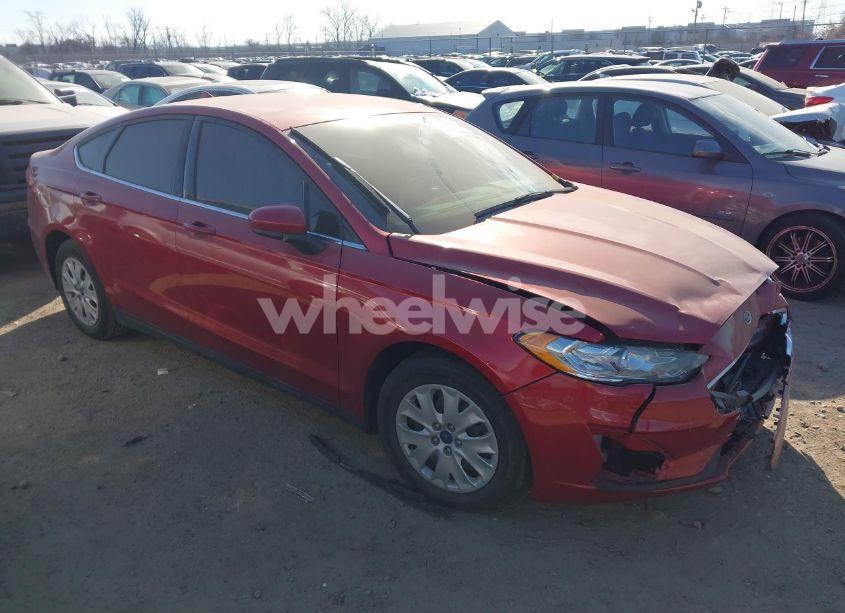 2020 Ford Fusion S (VIN 3FA6P0G72LR218587) main photo