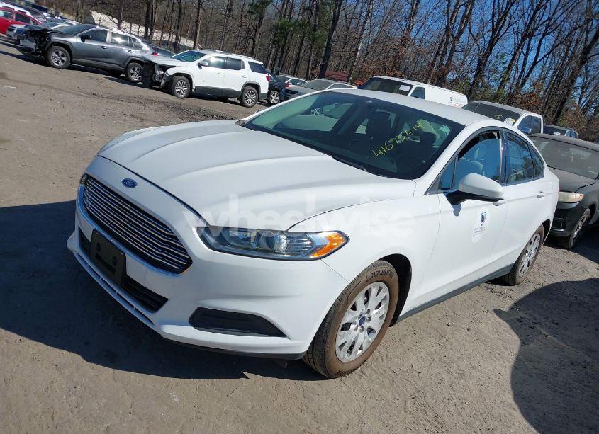 Photo 2 of 2013 Ford Fusion S (VIN 3FA6P0G73DR127958)