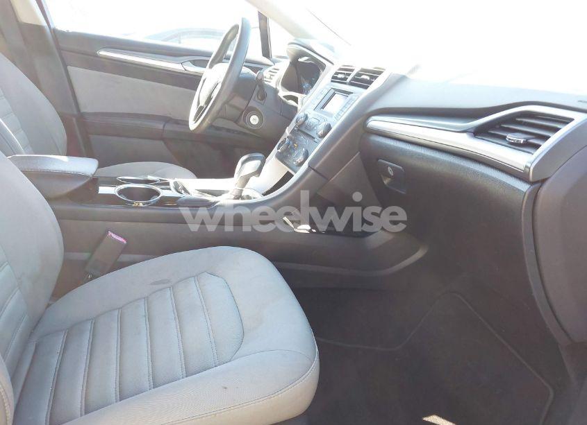 Photo 5 of 2013 Ford Fusion S (VIN 3FA6P0G73DR127958)