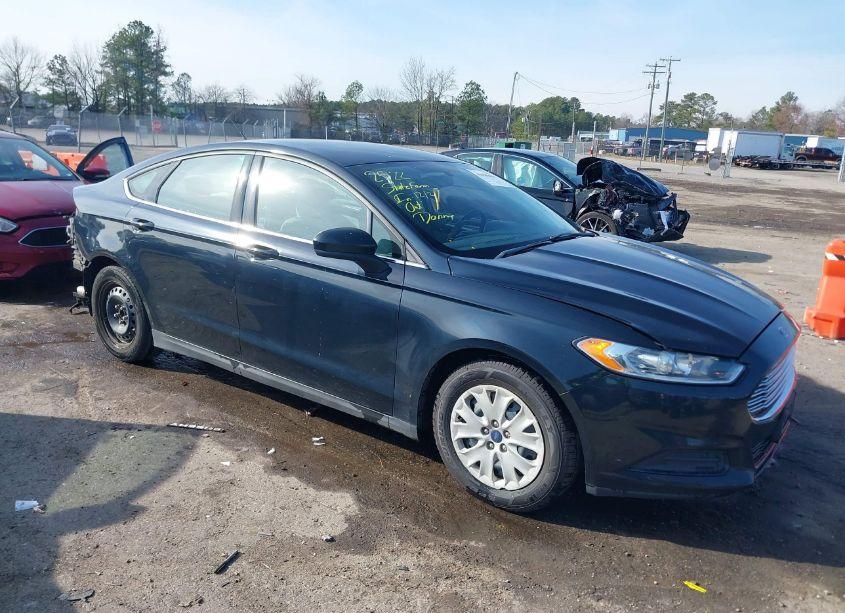 2014 Ford Fusion S (VIN 3FA6P0G73ER251679) main photo