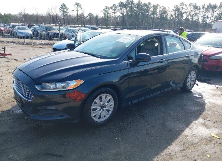 Photo 2 of 2014 Ford Fusion S (VIN 3FA6P0G73ER251679)