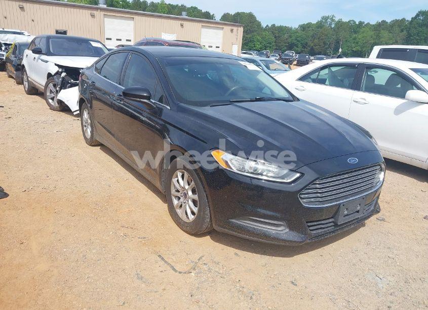 2016 Ford Fusion S (VIN 3FA6P0G73GR121162) main photo