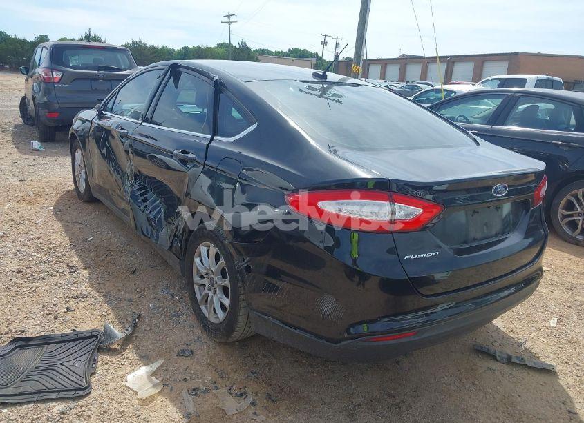 Photo 3 of 2016 Ford Fusion S (VIN 3FA6P0G73GR121162)