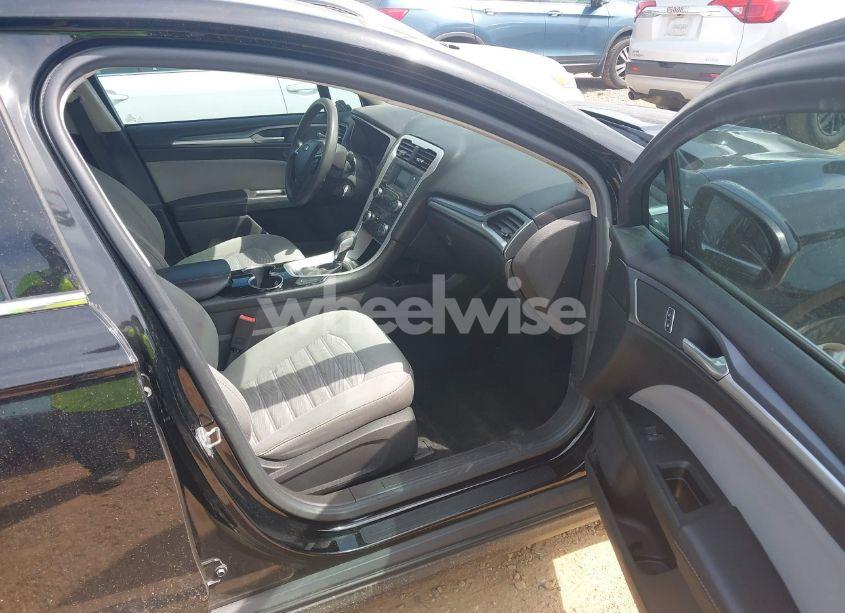 Photo 5 of 2016 Ford Fusion S (VIN 3FA6P0G73GR121162)