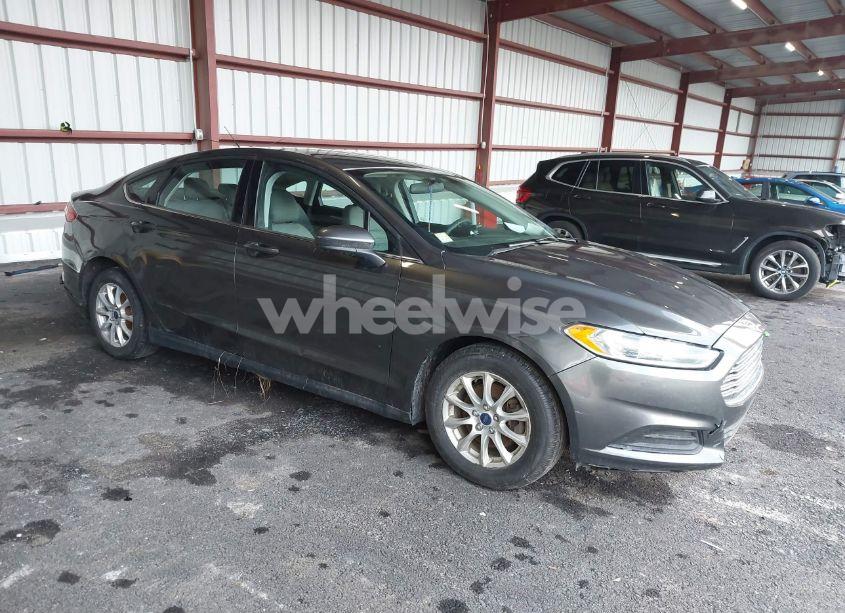 2016 Ford Fusion S (VIN 3FA6P0G73GR177327) main photo