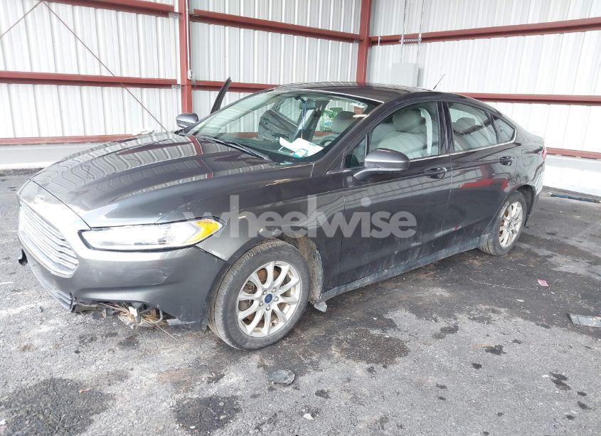 Photo 2 of 2016 Ford Fusion S (VIN 3FA6P0G73GR177327)