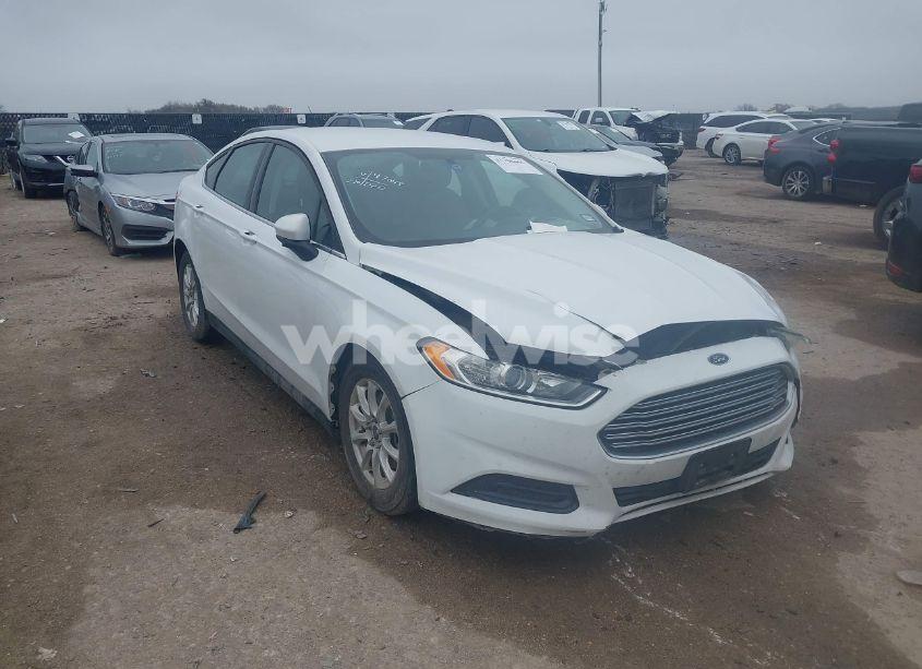 2016 Ford Fusion S (VIN 3FA6P0G73GR226218) main photo