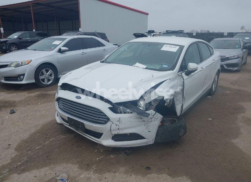 Photo 2 of 2016 Ford Fusion S (VIN 3FA6P0G73GR226218)