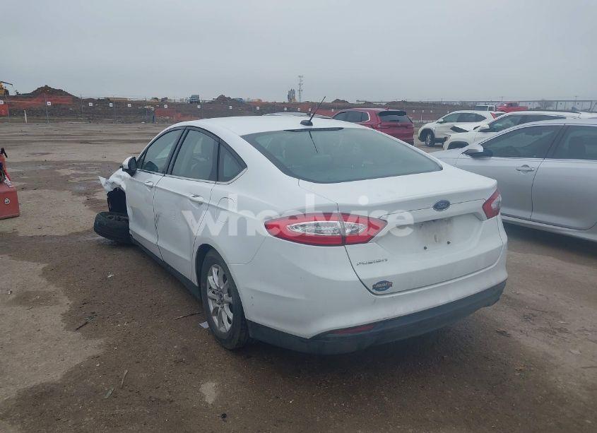 Photo 3 of 2016 Ford Fusion S (VIN 3FA6P0G73GR226218)