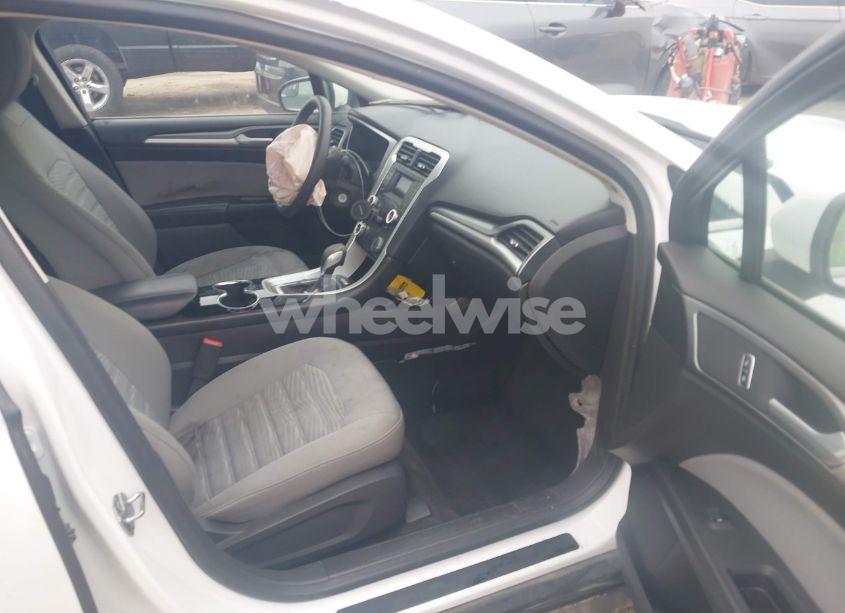 Photo 5 of 2016 Ford Fusion S (VIN 3FA6P0G73GR226218)